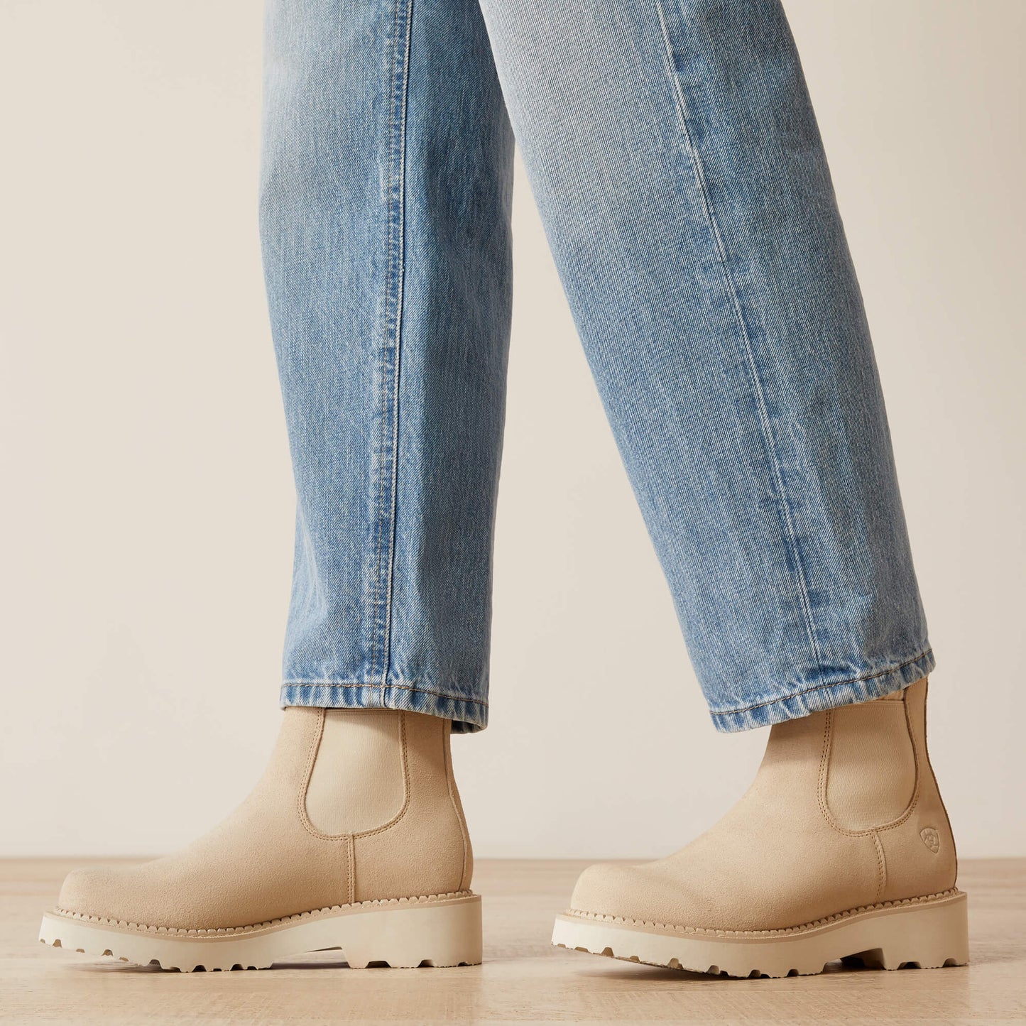 Ariat Women|Trends Ultra High Rise Tomboy Straight Leg Jeans