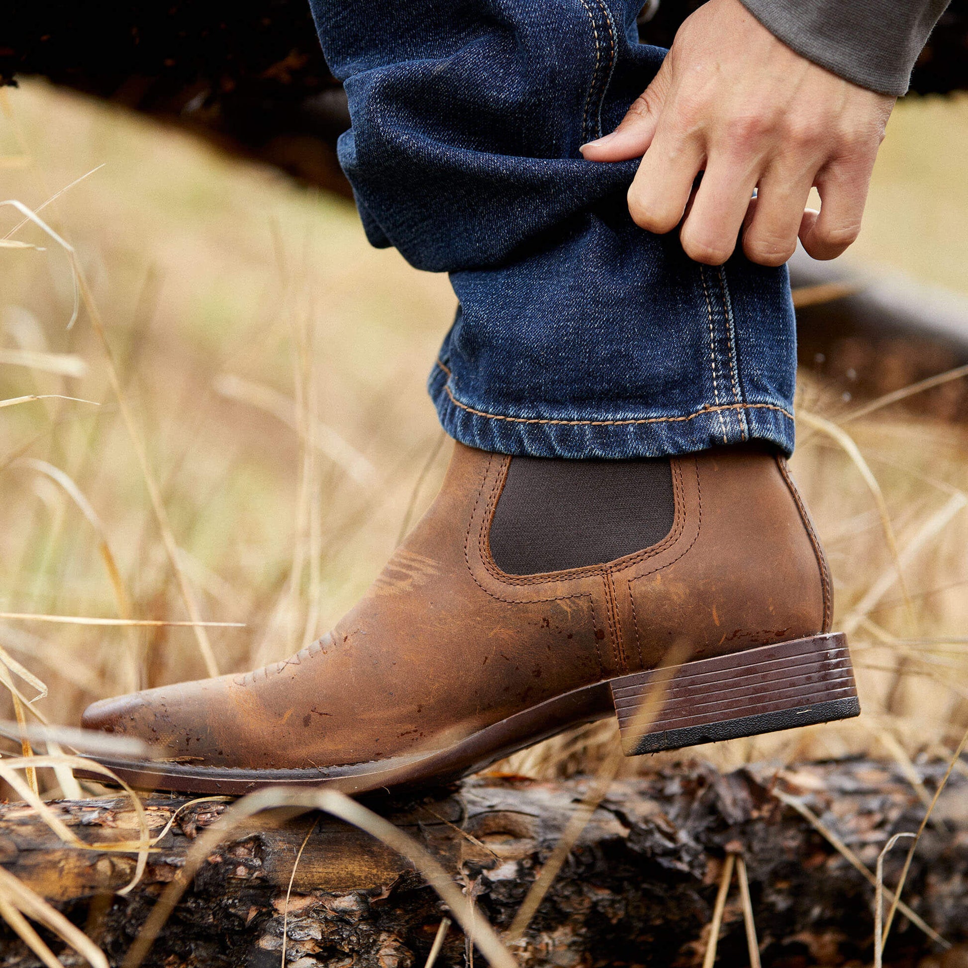 Ariat Men Booker Ultra Square Toe Western Boot