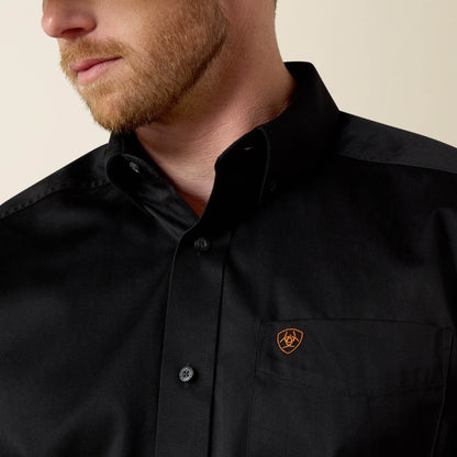 Ariat Men Solid Twill Classic Fit Shirt
