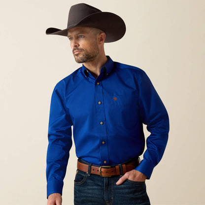 Ariat Men Solid Twill Classic Fit Shirt