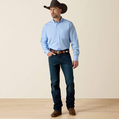 Ariat Men Wrinkle Free Solid Classic Fit Shirt