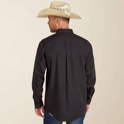 Ariat Men Wrinkle Free Solid Classic Fit Shirt