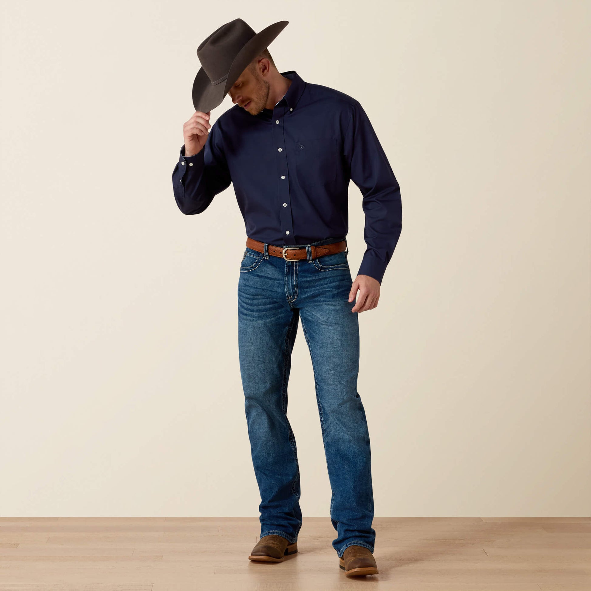 Ariat Men Wrinkle Free Solid Classic Fit Shirt