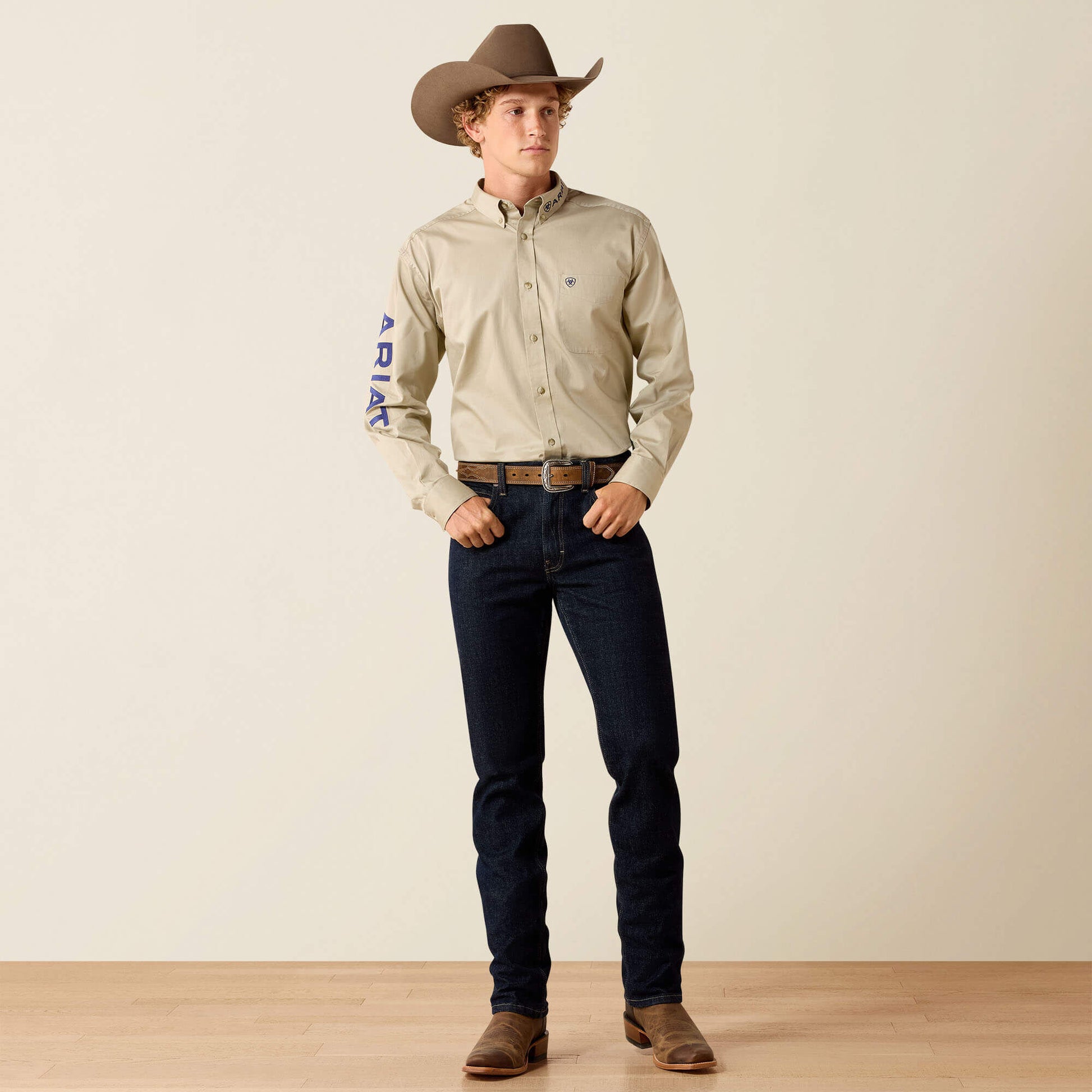 Ariat Men Team Logo Lightweight Twill Classic Fit Shirt