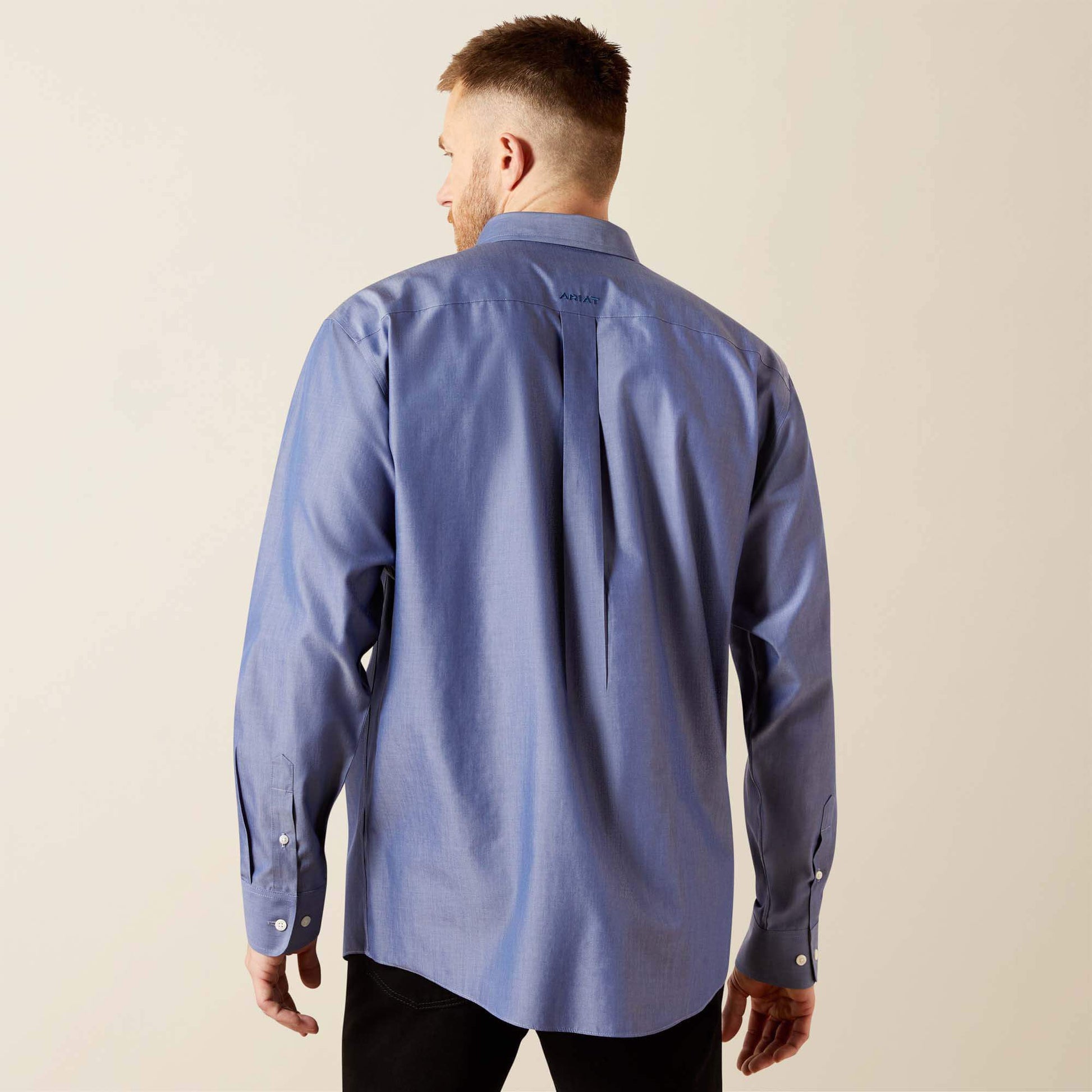 Ariat Men Wrinkle Free Solid Pinpoint Oxford Classic Fit Shirt