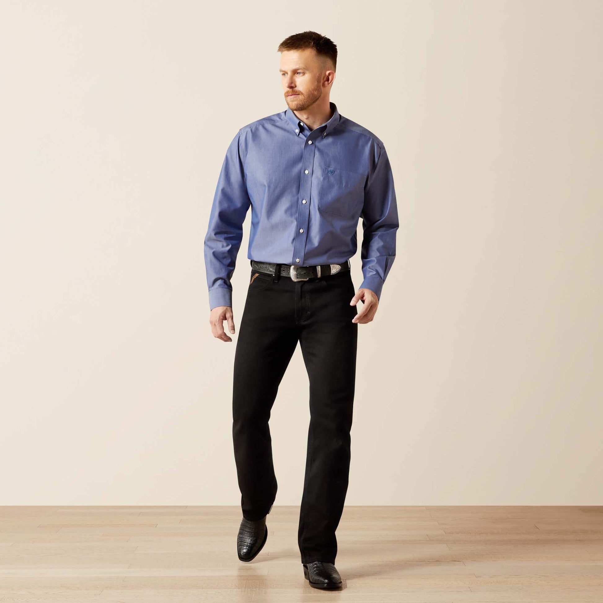 Ariat Men Wrinkle Free Solid Pinpoint Oxford Classic Fit Shirt