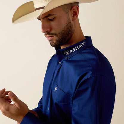 Ariat Men Team Logo Lightweight Twill Classic Fit Shirt