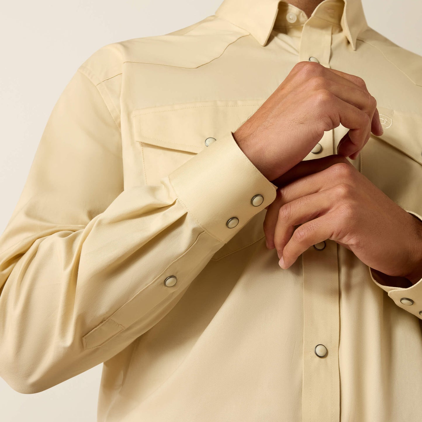 Ariat Men Lightweight Twill Classic Fit Snap Shirt