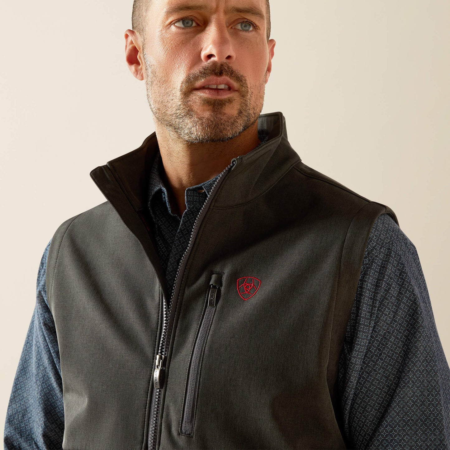 Ariat Men Logo Softshell Vest