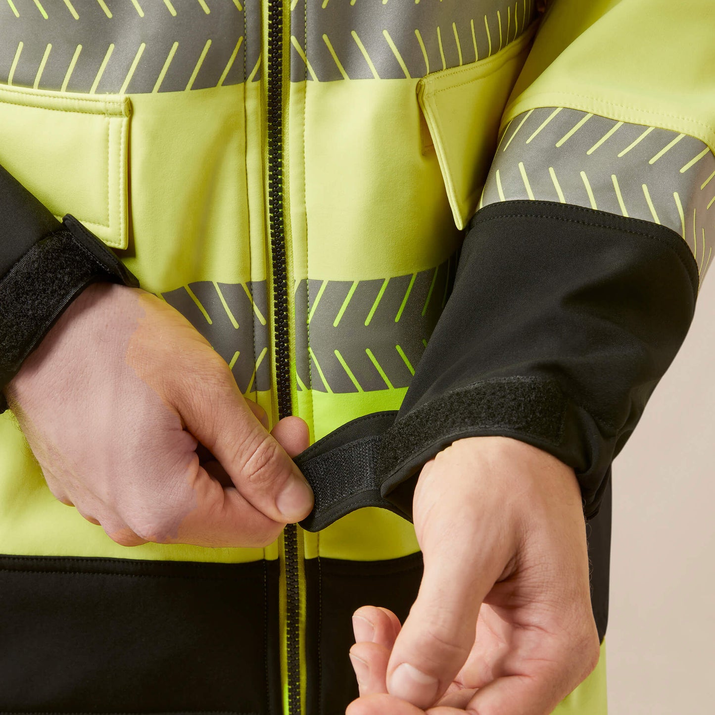 Ariat Men Rebar Hi-Vis Softshell Jacket