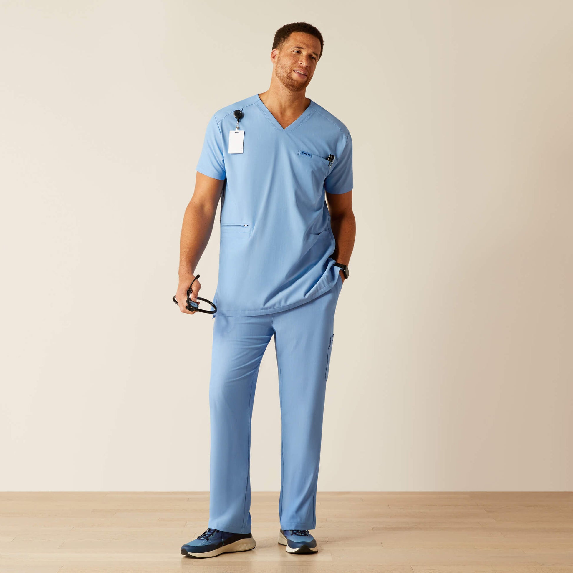 Ariat Men Derham 6 Pocket Scrub Top