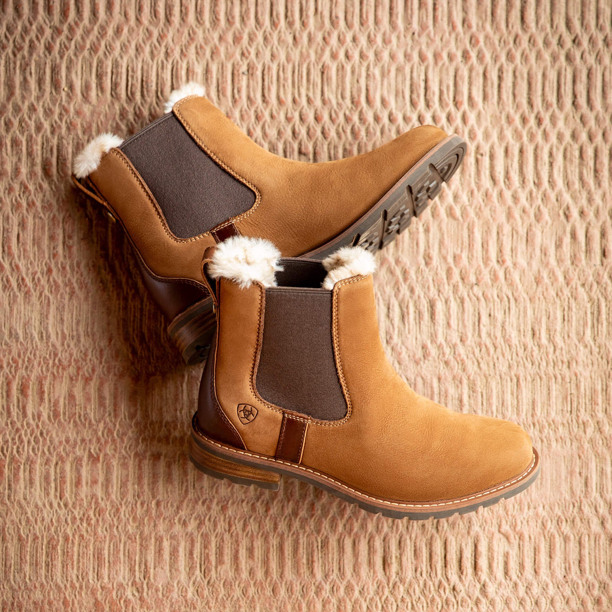 Ariat Women|Trends Wexford Sherpa Waterproof Chelsea Boot