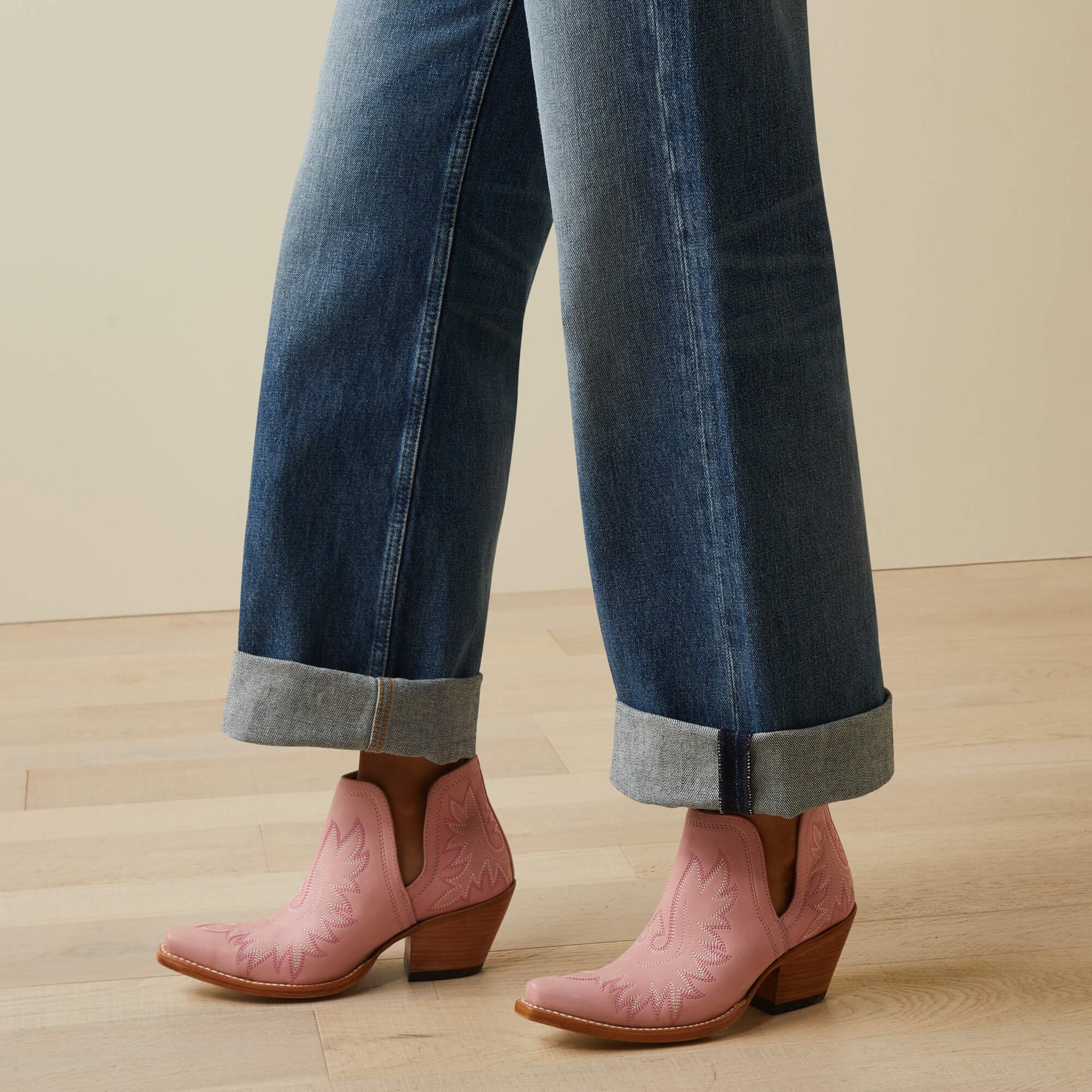 Ariat Women|Trends Ultra High Rise Tomboy Wide Jean