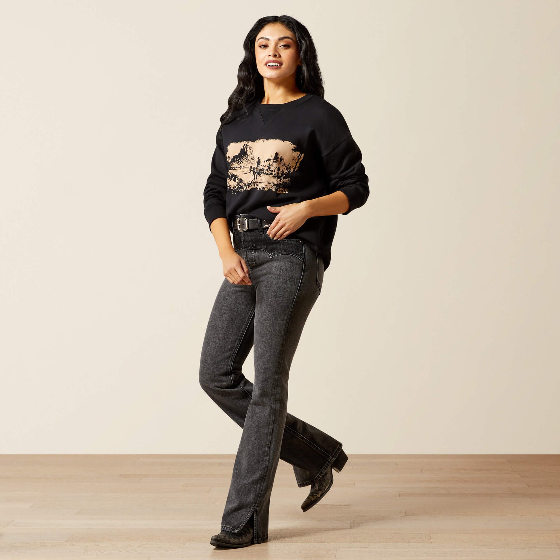 Ariat Women Outlaw Oversized Sweatshirt