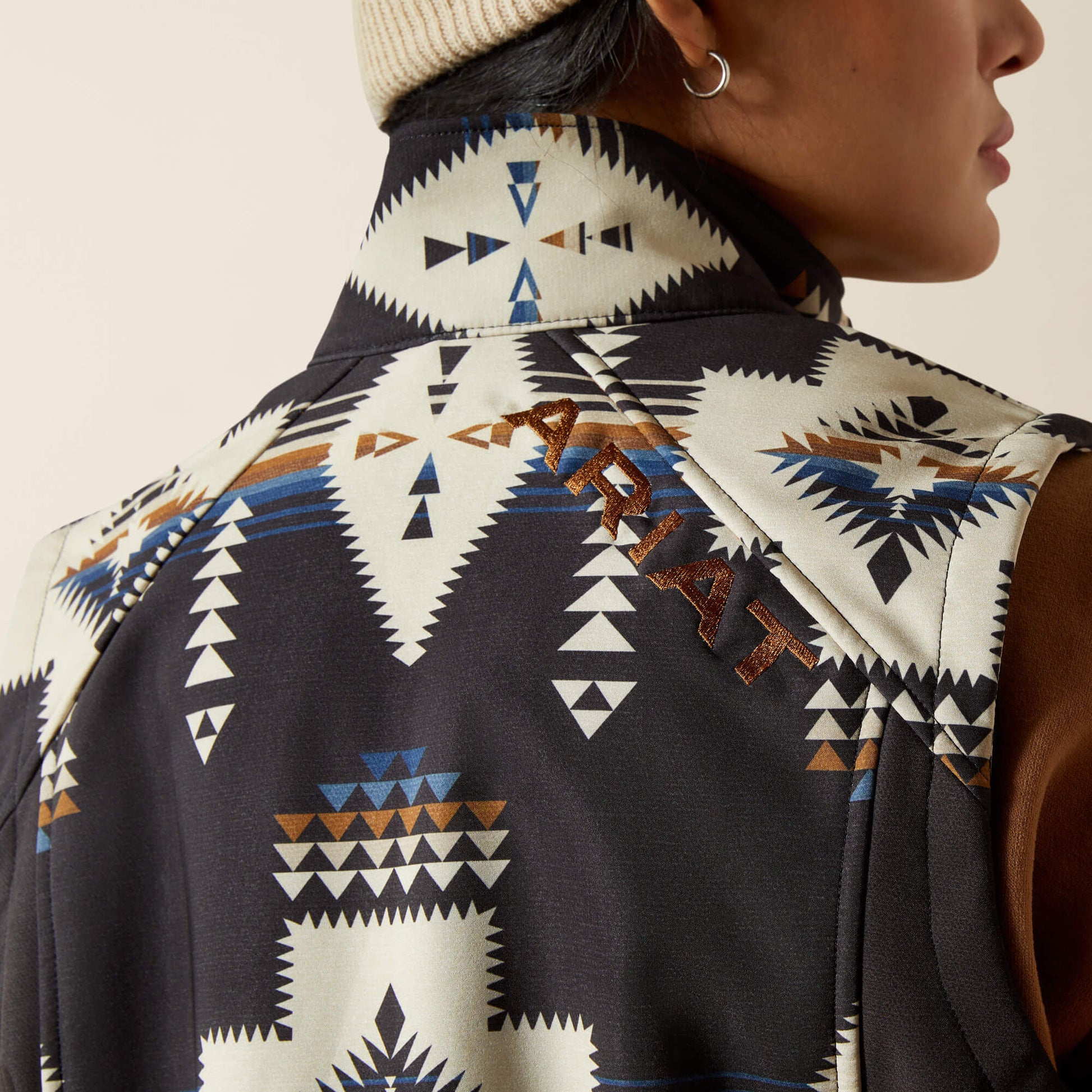 Ariat Women Ariat Logo Softshell Print Vest